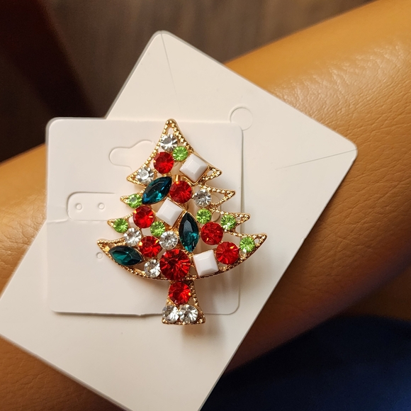 Diamante Christmas Tree Brooch – Festive Sparkle - Picture 4 of 5